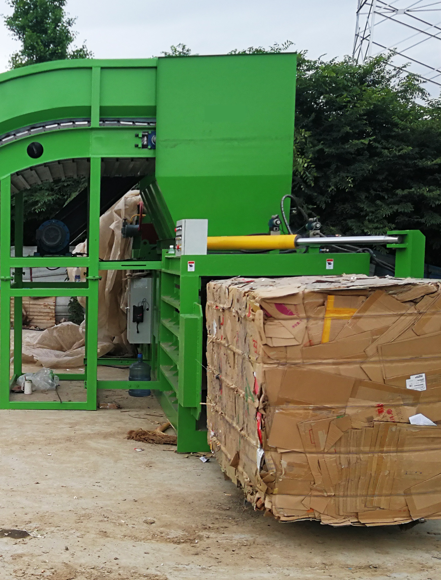 半自動(dòng)臥式打包機(jī)