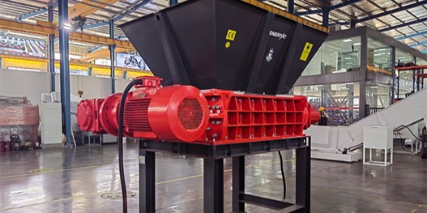 布料破碎機(jī)老是卡機(jī)為什么？該怎么避免？