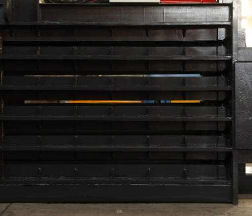 廢塑料打包機高穩(wěn)固性壓縮室