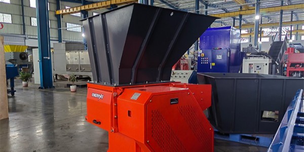 廢舊薄膜撕碎機(jī)只能用單軸嗎？該怎么選？