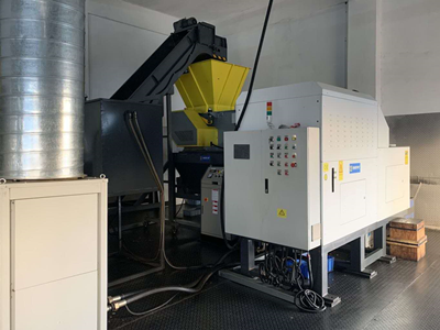 天津某閥門制造公司定制鐵屑?jí)猴灆C(jī)案例