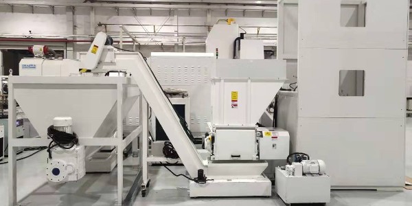 東莞某五金制品公司定制金屬屑壓餅機(jī)案例