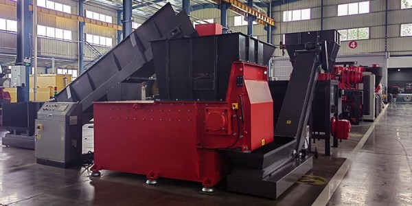 噸包破碎用什么機(jī)器？噸包撕碎機(jī)哪家的好用？