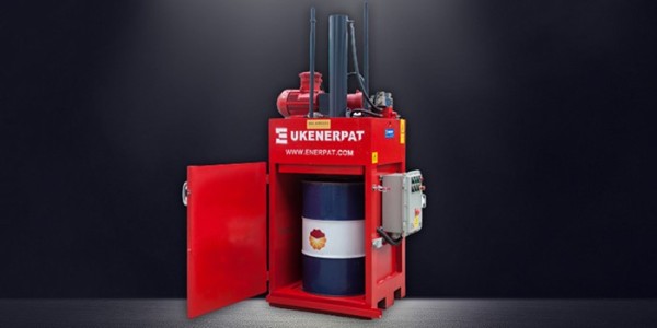 油漆桶體積大難處理怎么辦?電動液壓油桶壓扁機顯本領(lǐng)