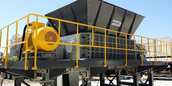 想處理塑料垃圾 就選擇恩派特塑料撕碎機(jī)！