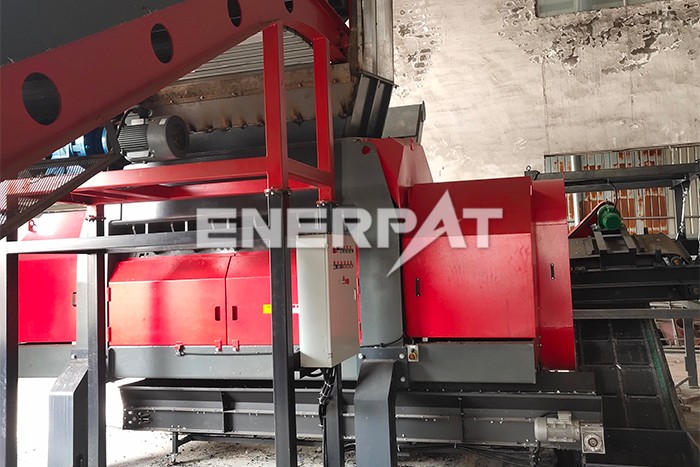 大型塑料撕碎機(jī)