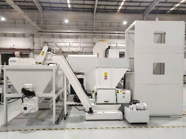 廣州某鋁合金壓鑄公司定制鋁屑壓餅機(jī)案例