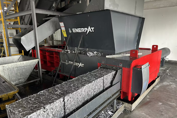 廣東某汽車部件公司定制鋁制邊角料壓塊機(jī)案例